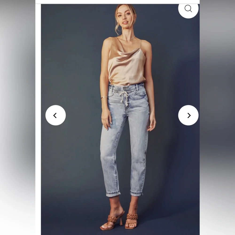 New with tags KanCan Dahlia Ultra High Rise Slouch Fit Jeans light wash  13/30.